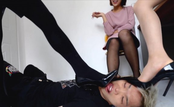 资讯|H.P.L栖心之栈 〖H.P.L栖心之栈〗—三女职员羞辱外卖男 [18分5秒]