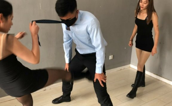 资讯|碎蛋娇娃 〖碎蛋娇娃〗女职员怒惩变态上司 [12分18秒]