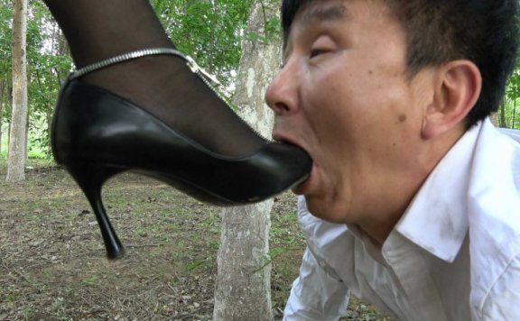 资讯|女王女主 瑶瑶S公园羞辱老贱狗 [48分56秒]