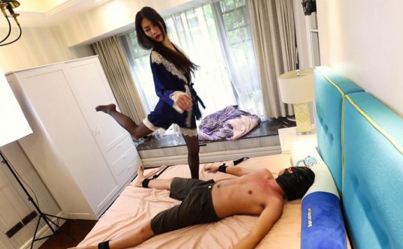 资讯|H.P.L栖心之栈 〖H.P.L栖心之栈〗—芷晴黑丝睡衣起床气 [32分35秒]