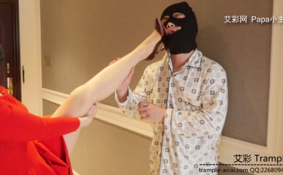 资讯|女王女主 小主高位踢腿三色丝袜虐狗奴 [32分35秒]