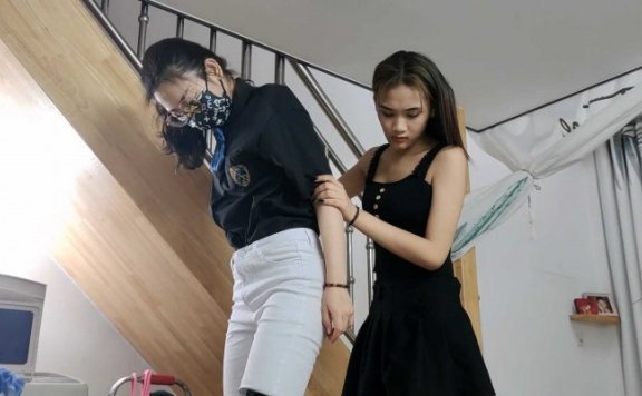 资讯|鱼爹归宿 贺岁片：12CM高跟漆皮靴子小鱼女神携手裸色高跟梦梦女神全体重踩踏 [48分56秒]