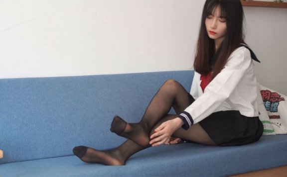 资讯|crush JK超模黑丝足秀踩玩具 [21分24秒]