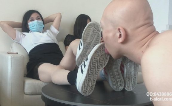 资讯|女王女主 《素人S》开发足浴店姐姐上门《双人阿迪板鞋羞辱》 [48分56秒]