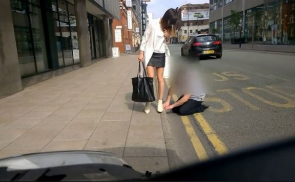 资讯|crush 国外美女路人无意识碾踩各种昆虫 [49分10秒]