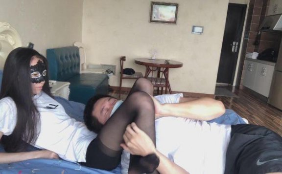 资讯|活力诗蔓 黑丝美女腿绞虐惩入室反派 [32分35秒]