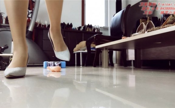 资讯|crush 婧児女神GTS Crush 4双高跟全语言 缩小高跟走踩 慢慢折磨到死 [48分56秒]