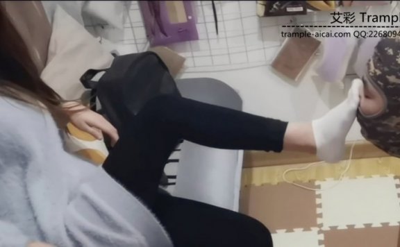 资讯|傲柔天下 傲柔s黑丝高跟+白袜白鞋+口水调教 [32分35秒]