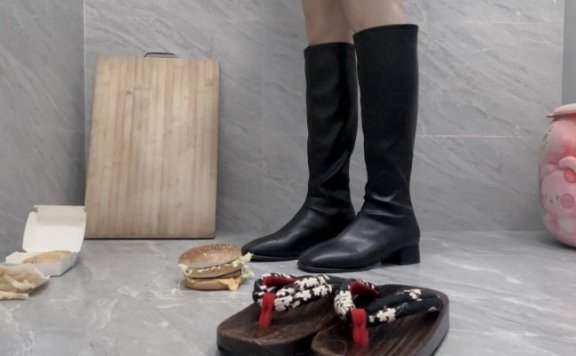 资讯|crush 《莓子》羞辱前男友 踩踏汉堡套餐 [9分40秒]